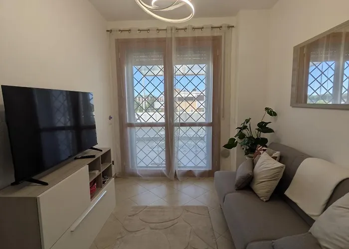 Domus Prampolini - Private Parking *