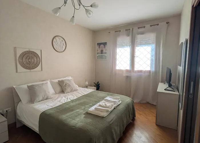 Domus Prampolini - Private Parking Rome